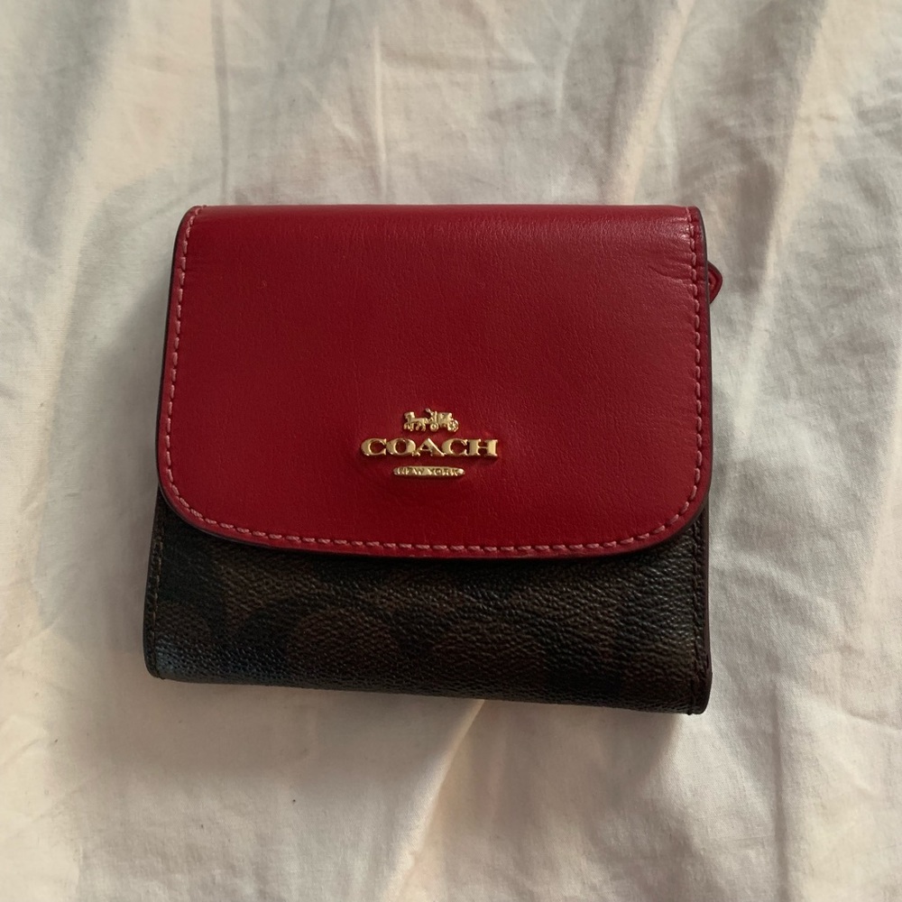 Coach Small Wallet ‼️‼️‼️SOLD ‼️‼️‼️‼️